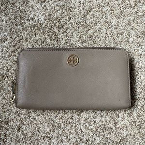 Tory Burch Continental Wallet (READ DESCRIPTION)